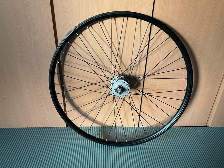 28 inch Voorwiel met Naafdynamo, Fietsen en Brommers, Fietsonderdelen, Zo goed als nieuw, Algemeen, Wiel, Ophalen