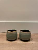 Twee kleine bloempotjes, Ophalen of Verzenden