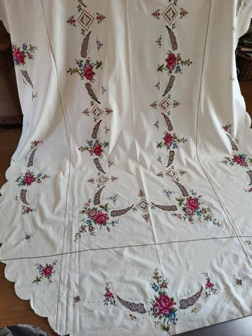 Groot geborduurd rozen tafelkleed & servetten 260/160 nieuw beschikbaar voor biedingen