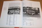 Jubileumboek Hollandia Hoorn — 100 Jaar Voetbal [1898-1998], Boeken, Ophalen of Verzenden, Zo goed als nieuw, Balsport