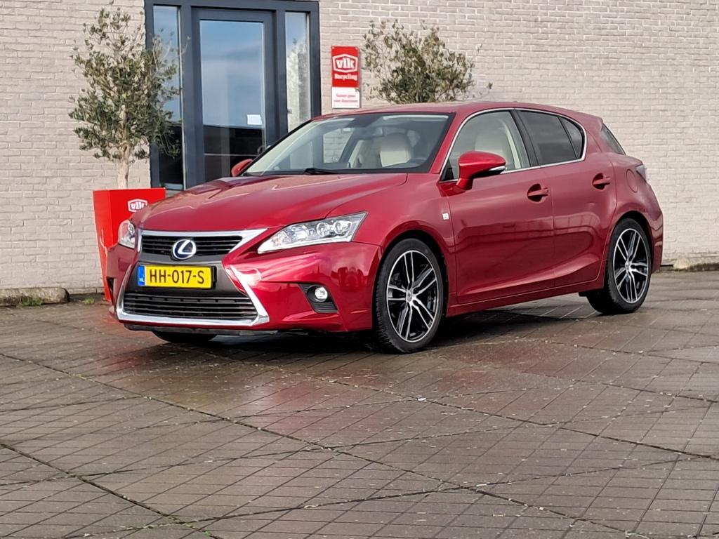 Lexus Ct-H 200h 1.8 Hybrid 25th Edition Rood 2015