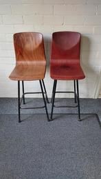 2 vintage houten stoelen/ krukken, Ophalen of Verzenden, Gebruikt, Bruin, Twee