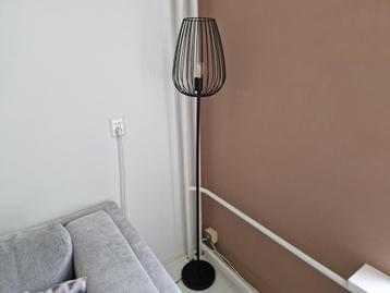 Woonkamerlamp beschikbaar voor biedingen
