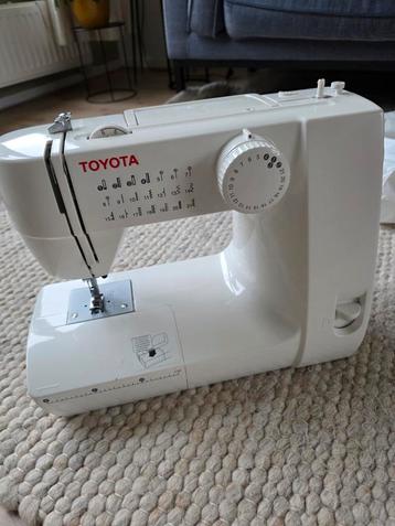 Toyota FS(M)21 Naaimachine  beschikbaar voor biedingen
