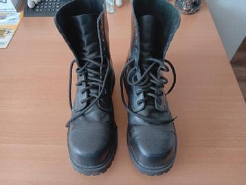 "Phantom" schoenen met veters zwart van Brandit,HOOG MODEL beschikbaar voor biedingen