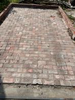 Ca 30 m2 rood/grijs genuanceerde straatklinkers, Gebruikt, Klinkers, Ophalen of Verzenden, 10 m² of meer
