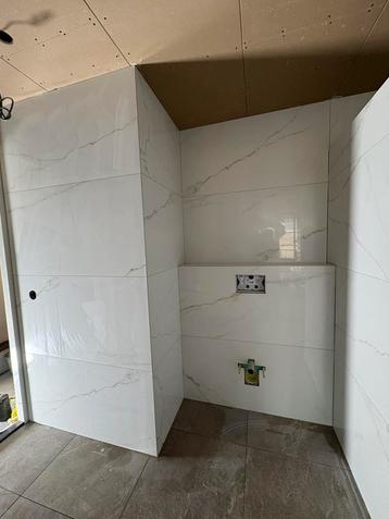 Restpartij wit marmer tegels voor 1 toilet- of badkamer muur beschikbaar voor biedingen
