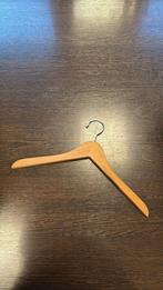 68 Houten Kledinghangers - Partij, Kleding | Dames, Kledinghangers, Gebruikt, Ophalen of Verzenden, Hout, Volwassenen