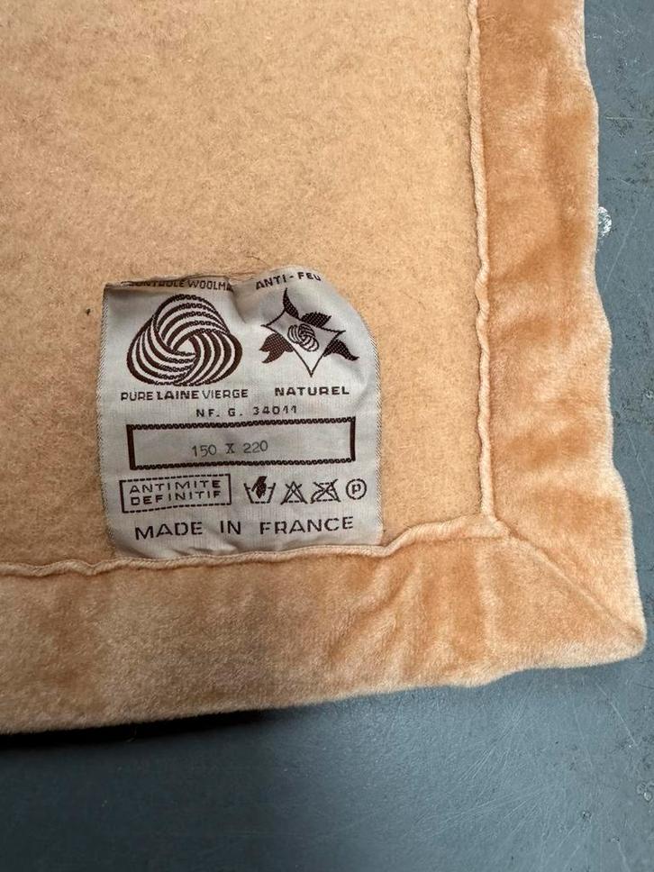 Twee stuks 100% wollen dekens, Huis en Inrichting, Woonaccessoires | Plaids en Woondekens, Gebruikt, Ophalen