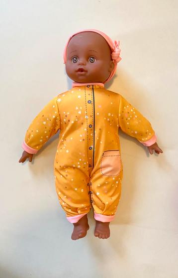 Pop met donkere huidskleur  >44 cm beschikbaar voor biedingen