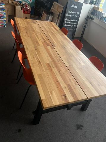 Skogsta tafel 235x 100x 74 cm beschikbaar voor biedingen