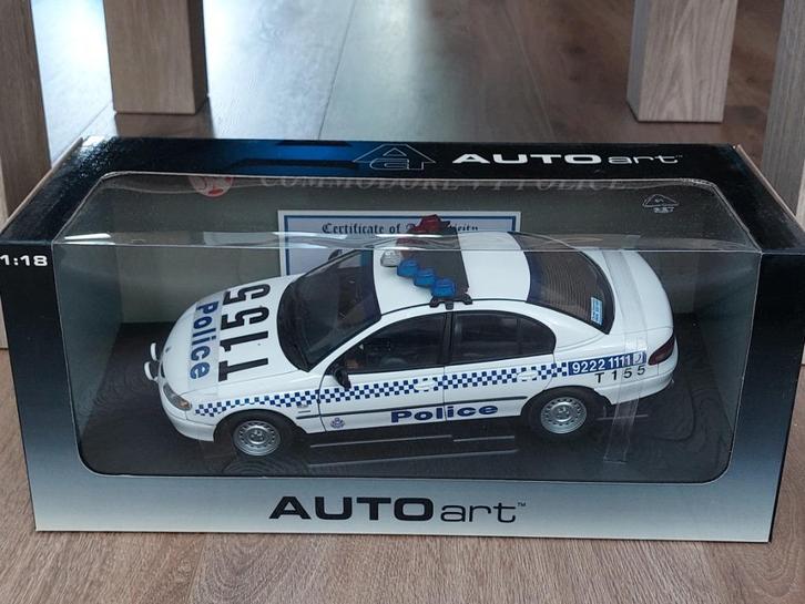 Holden Commodore Australian Police (2000) | 1:18 | Autoart, Hobby en Vrije tijd, Modelauto's | 1:18, Gebruikt, Auto, Autoart, Ophalen of Verzenden
