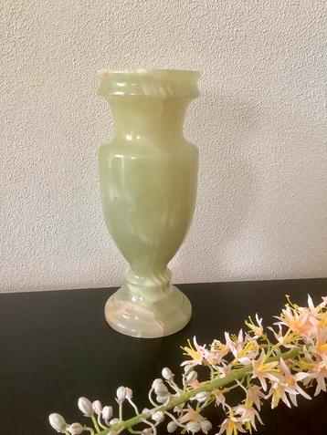 Grote vintage onyx groene vaas beschikbaar voor biedingen