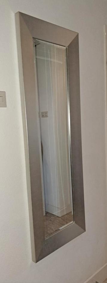 Spiegel met facet geslepen glas beschikbaar voor biedingen