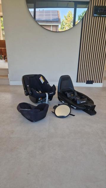 Maxi cosie, autostoel, isofix-base, spiegel + newborn verkl. beschikbaar voor biedingen