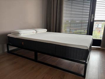 Emma Sleep Bed 140x200 + Matras + Kussens -  Praktisch Nieuw beschikbaar voor biedingen