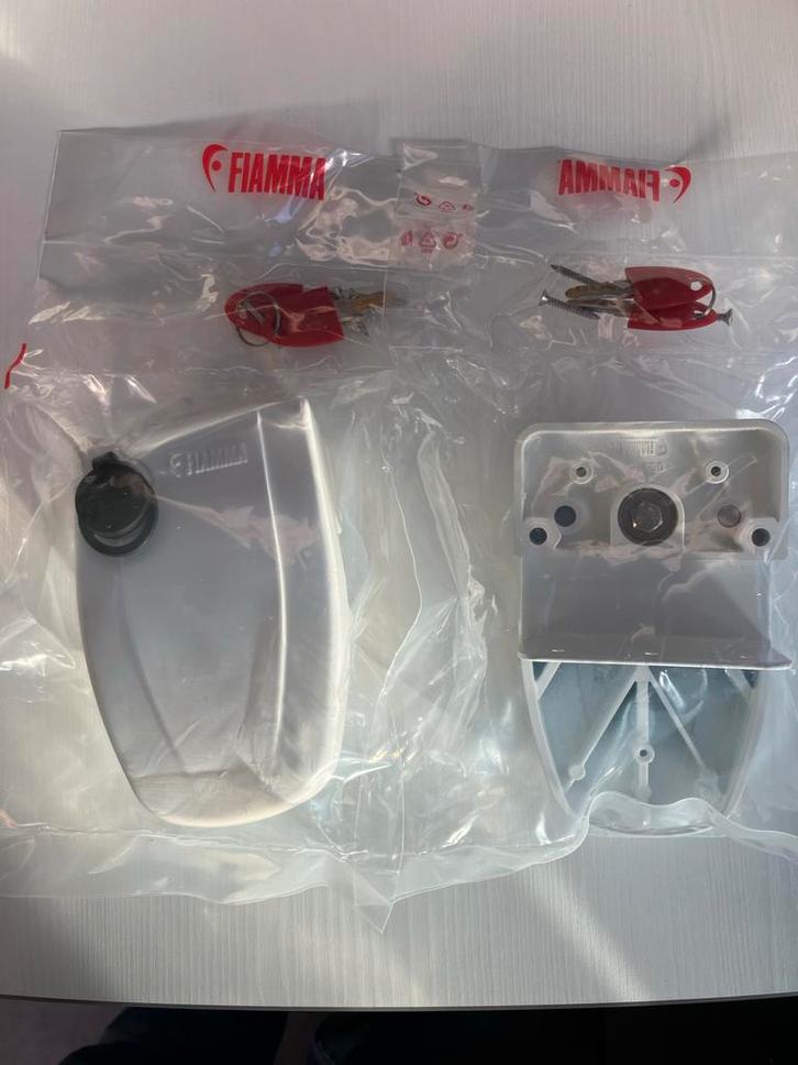 2 Veiligheidssloten Caravan/Camper - Gelijk Sleutelend, Caravans en Kamperen, Caravan accessoires, Nieuw, Ophalen