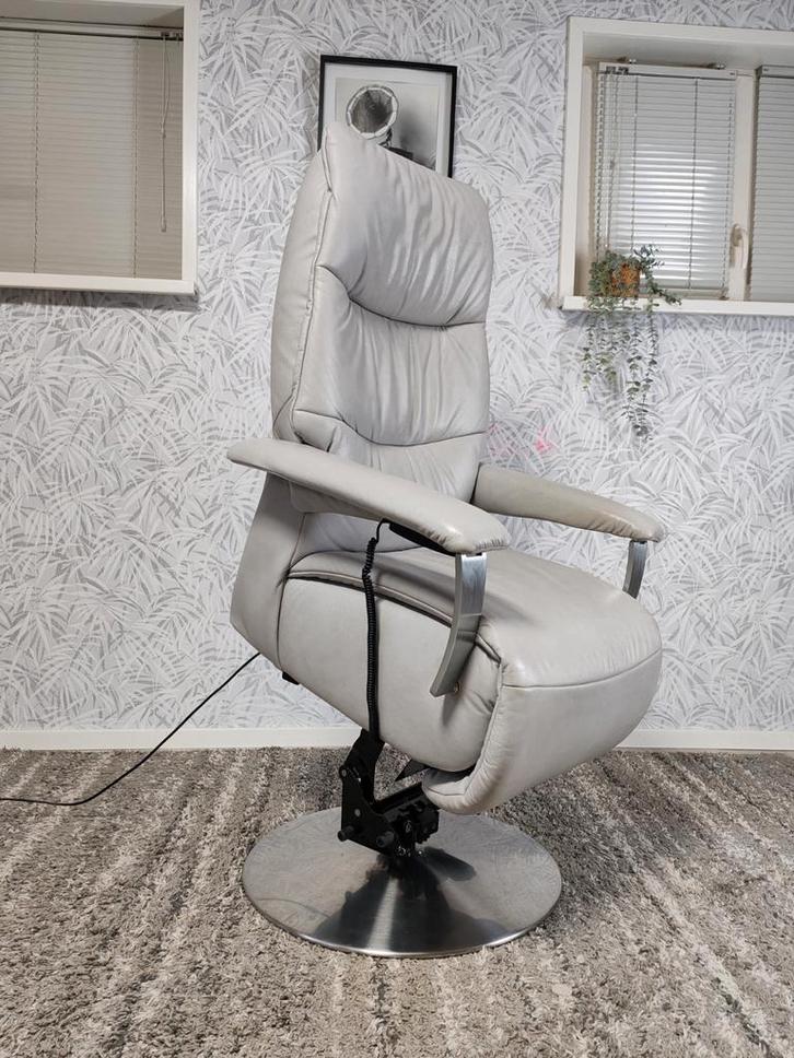 Meubelzorg Granada 2023 sta op stoel relax fauteuil, Huis en Inrichting, Fauteuils, Zo goed als nieuw, Leer, 50 tot 75 cm, Minder dan 75 cm