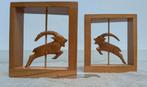 2 Boekensteunen van hout met gesneden steenbokken/ gemzen, Antiek en Kunst, Ophalen of Verzenden
