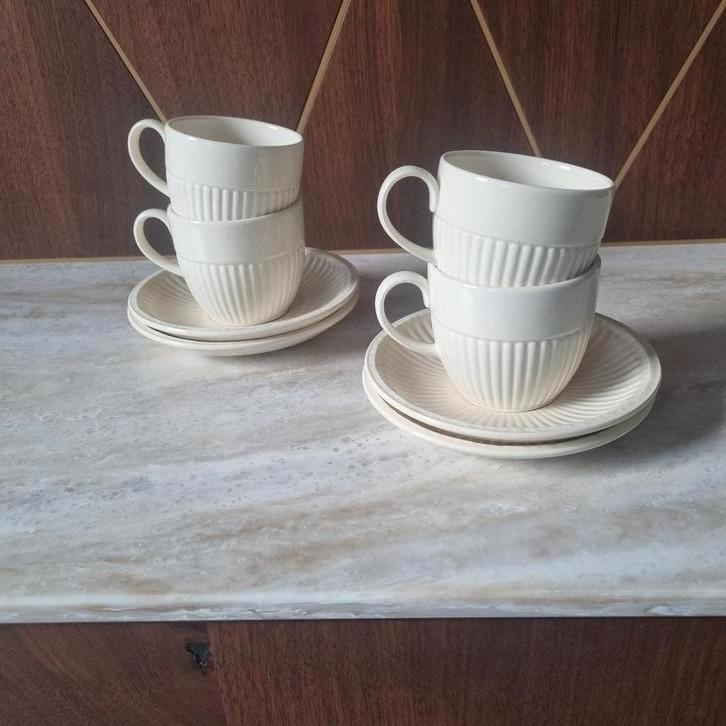 Wedgwood Edme coupe kop en schotel, Huis en Inrichting, Keuken | Servies, Nieuw, Kop(pen) en/of Schotel(s), Wedgwood, Aardewerk