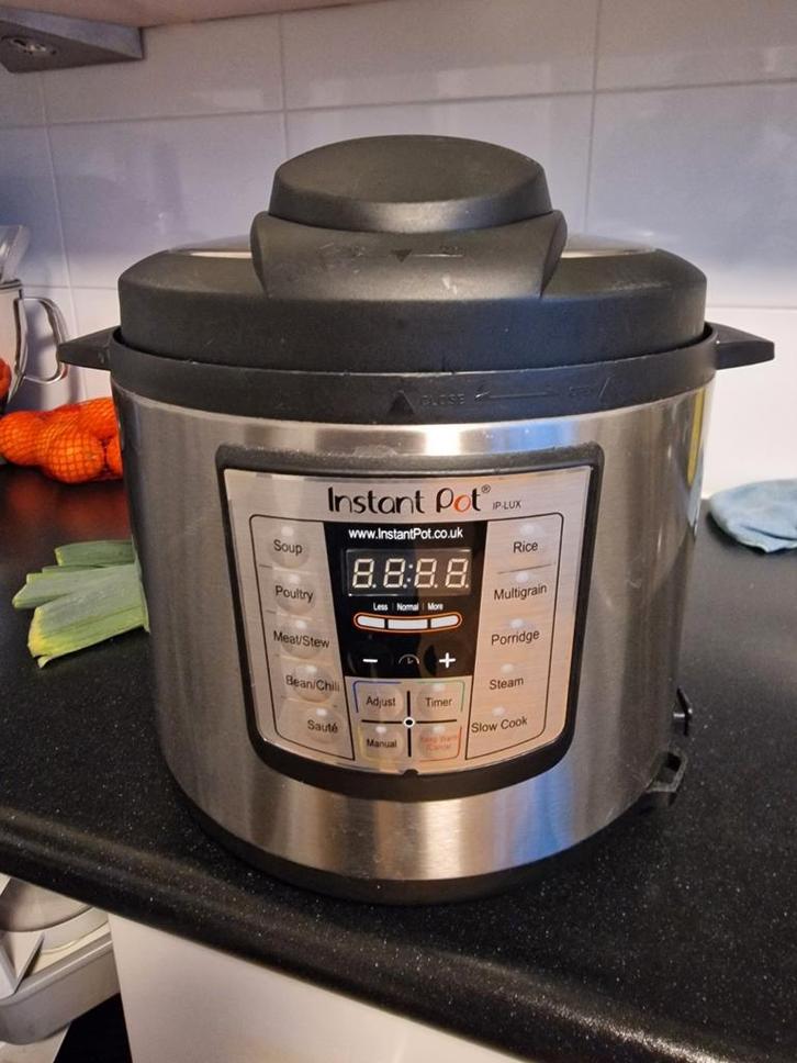 Instant Pot Lux 5,7L Multikoker, Witgoed en Apparatuur, Slowcookers, Gebruikt, Timer, Ophalen