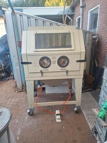 Straalcabine /Straalkast  beschikbaar voor biedingen