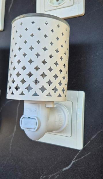 Gave scentsy wandlamp en waxwarmer in 1!  beschikbaar voor biedingen