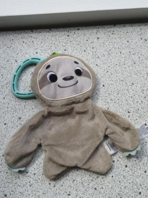 Knuffeldoekje Luiaard merk Fisher Price met buggyklem, Kinderen en Baby's, Speelgoed | Knuffels en Pluche, Zo goed als nieuw, Beer