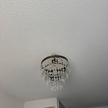 Kleine Kroonluchter met Kristallen beschikbaar voor biedingen