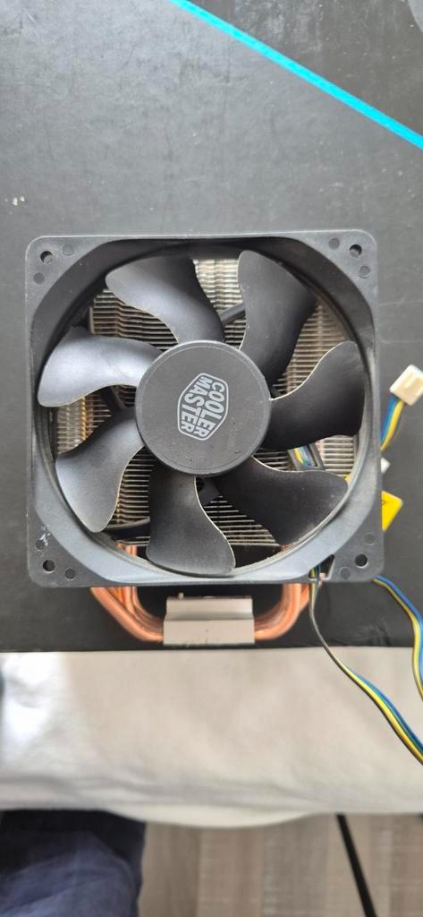 Cooler Master CPU-koeler met volledige Intel montagekit, Computers en Software, Computerkoelers, Gebruikt, Luchtkoeling, Ophalen of Verzenden
