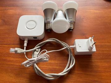 Philips Hue Bridge v 2.1 met 3 lampen beschikbaar voor biedingen