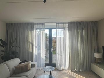 Overgordijnen en vitrage gordijnen (Veneta, nieuwbouwhoogte) beschikbaar voor biedingen