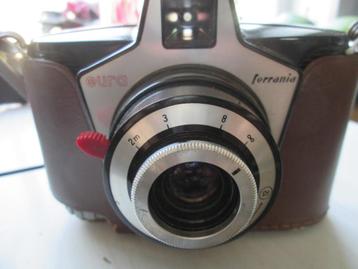 66 Boxcamera Ferrania Eura (Italiaans design 1960) beschikbaar voor biedingen