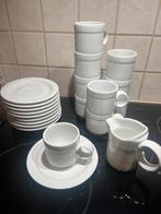 10 koffiekopjes met bijpassend melkkannetje Royal Mosa, Ophalen of Verzenden, Zo goed als nieuw, Overige stijlen, Kop(pen) en/of Schotel(s)