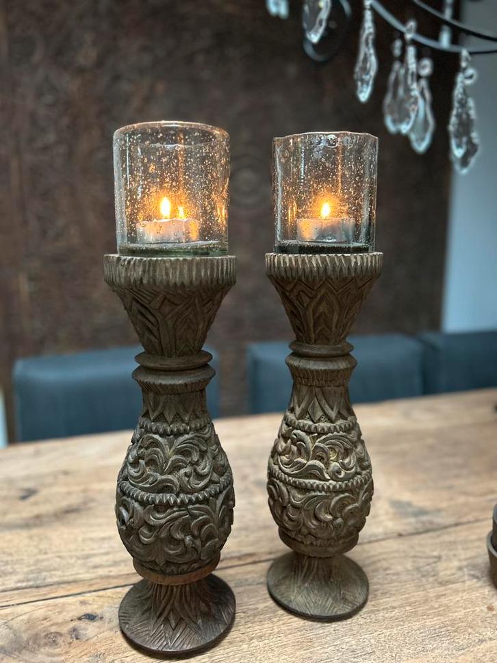 Oude houtgestoken vaas kandelaar Oosters sleets imperfect, Antiek en Kunst, Curiosa en Brocante, Ophalen of Verzenden