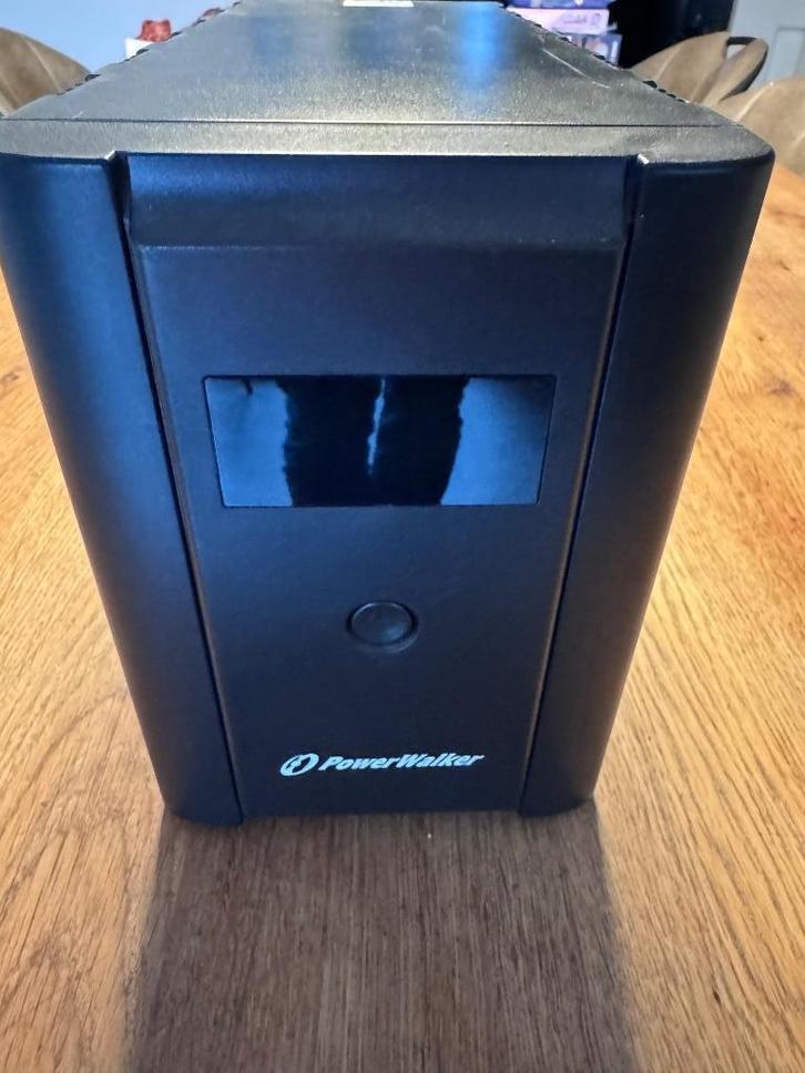 PowerWalker VI 2200 SHL - 1200Watt, Computers en Software, Noodvoedingen (UPS), Gebruikt, Ophalen