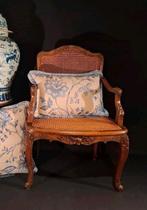 Antieke Franse stoel met webbing, Antiek en Kunst, Antiek | Meubels | Stoelen en Banken, Ophalen