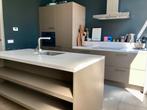 STUNTPRIJS! LUXE ZANDKLEURIG KEUKEN MET EILAND