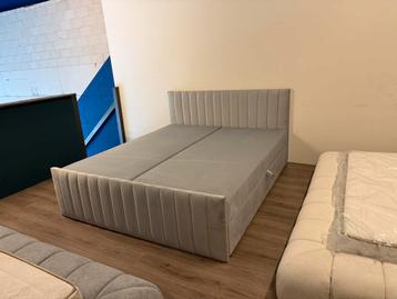 Boxspring 180x200 Grijs Velvet met Opbergruimte beschikbaar voor biedingen
