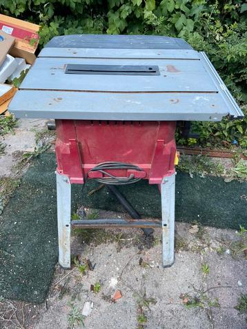Zaagtafel beschikbaar voor biedingen