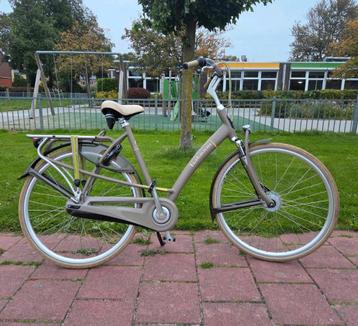 Damesfiets Batavus mambo Framemaat 57 ( Zo goed als nieuw ) beschikbaar voor biedingen