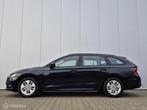 SKODA OCTAVIA COMBI 1.0 E-TSI FULL LED/TREKHAAK/ELEK-KOFFER/, Gebruikt, Euro 6, Parkeersensor, Zwart