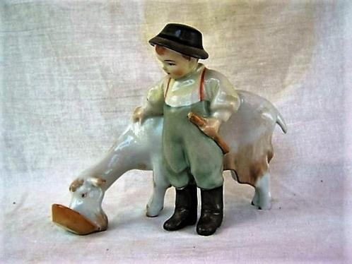Zsolnay - Jongen met geit. Zeldzaam (3058), Verzamelen, Beelden en Beeldjes, Ophalen