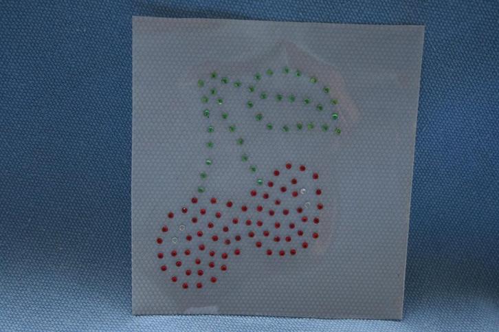 50 CT OF GRATIS Opstrijk strass applicatie kersen, Hobby en Vrije tijd, Kledingapplicaties en Hotfix, Nieuw, Overige applicaties