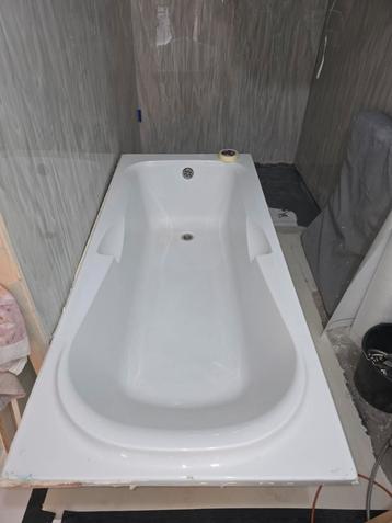 Gratis Bad 170x75cm + Badkraan (werkt) beschikbaar voor biedingen