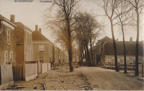 Numansdorp, Voorstraat. Gemeente Hoeksche Waard, Verzamelen, Ansichtkaarten | Nederland, Ongelopen, Zuid-Holland, Verzenden