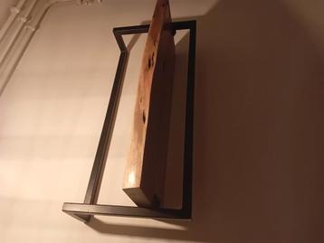 Wandkapstok industrieel hout staal beschikbaar voor biedingen