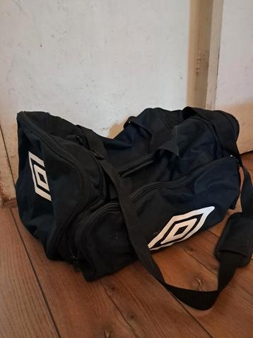 Te koop,reistas/weekendtas/handtas/schoudertas  beschikbaar voor biedingen
