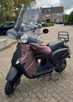 Capri scooter 2023 lage kilometerstand, Fietsen en Brommers, Zo goed als nieuw, Benzine, Ophalen, Overige merken