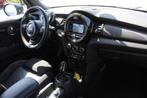 MINI Mini 1.5 Cooper JCW pakket/AUTOMAAT/Navigatie/Achteruit, Auto's, Mini, 12 maanden, 136 pk, Gebruikt, 4 stoelen